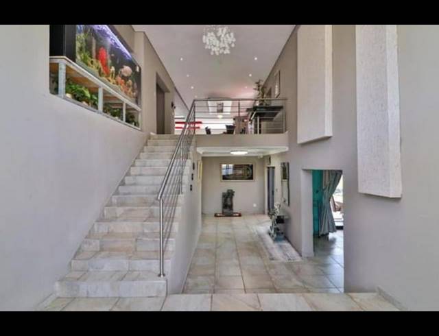 5 BEDROOM HOUSE FOR SALE IN BASSONIA